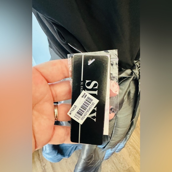 SLNY Black and Silver A-Line Cocktail Dress - Picture 5 of 15